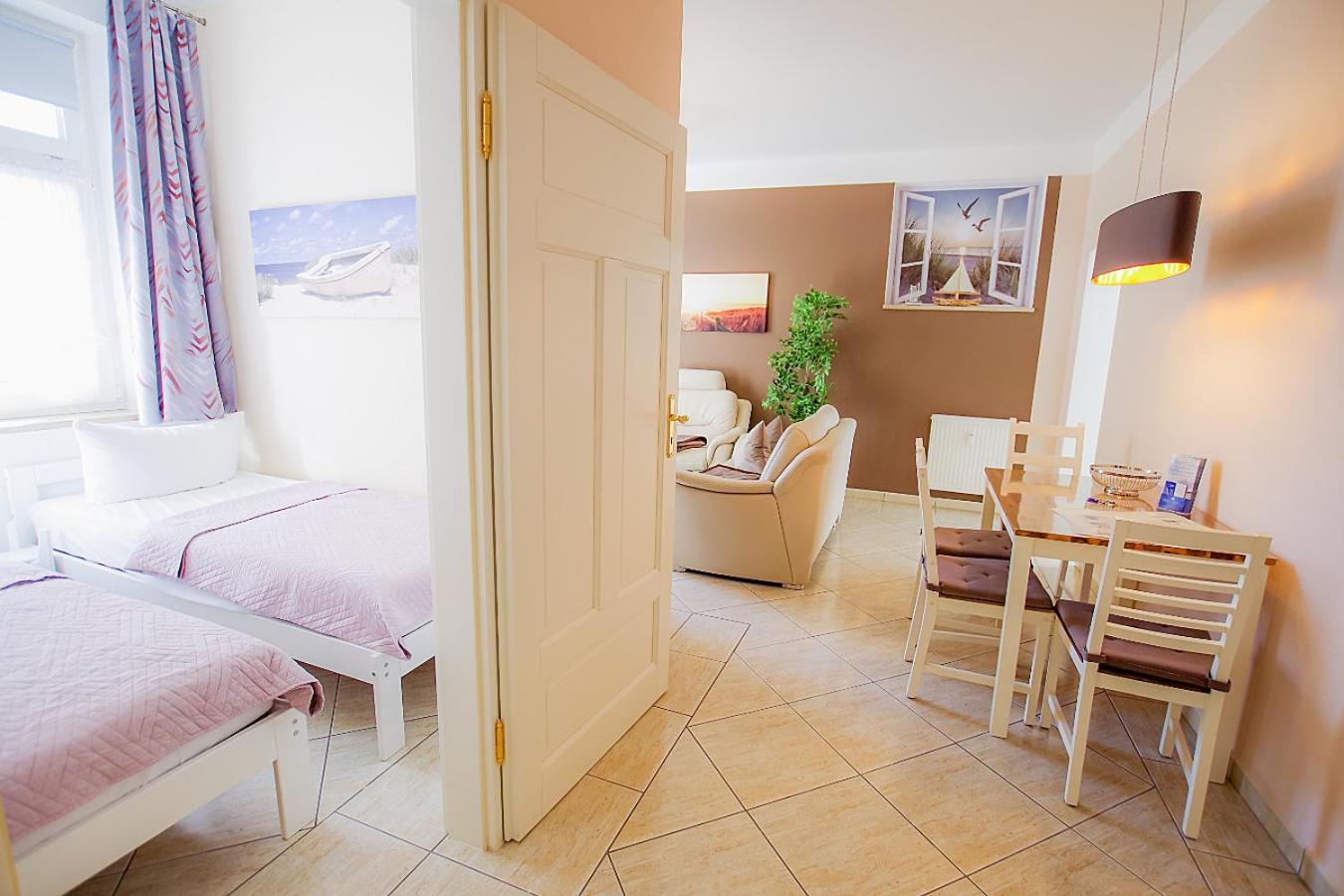 Sommerwind App1 - Strandpromenade Seitlicher Meerblick, Strandkorb Saisonal Apartment *